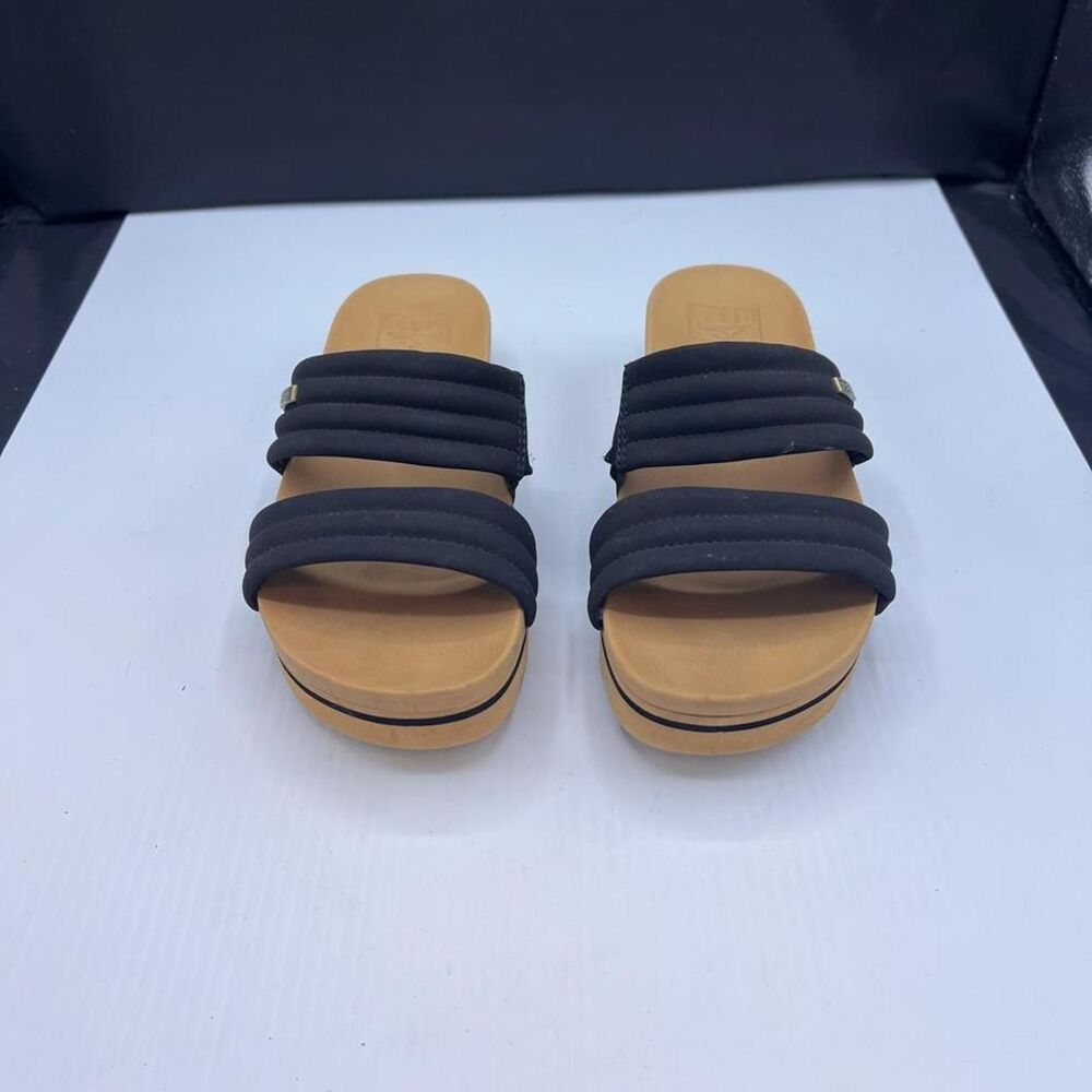 Reef Women's Black and Tan Sandals